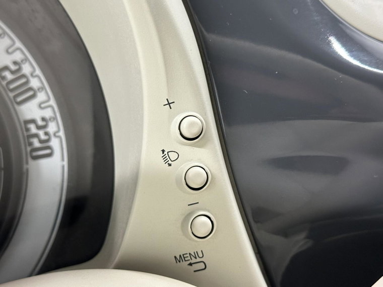 Vehicle Image 25