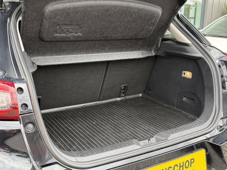 Vehicle Image 38