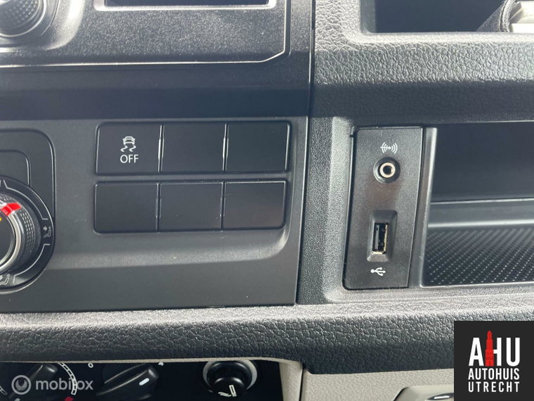 Vehicle Image 26