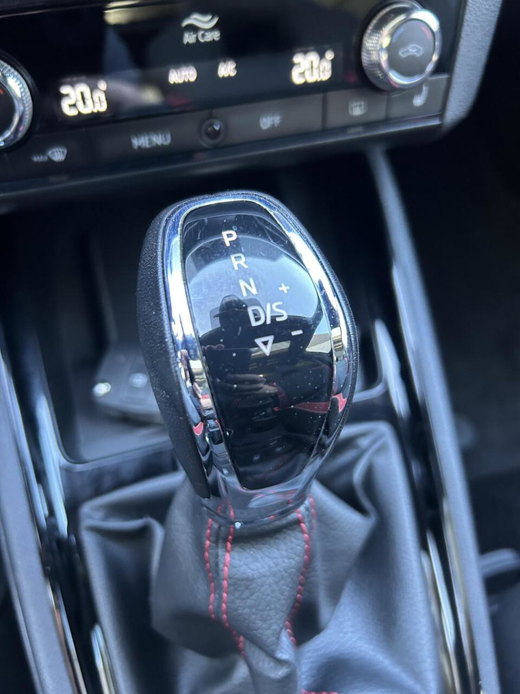 Vehicle Image 23