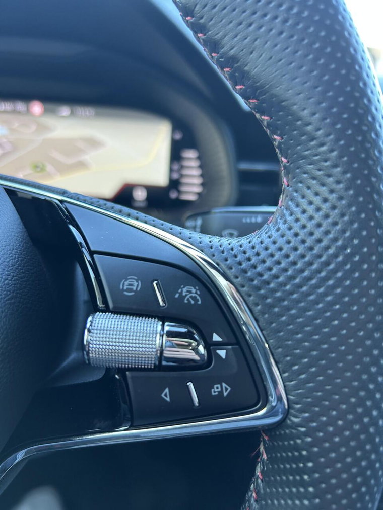 Vehicle Image 38
