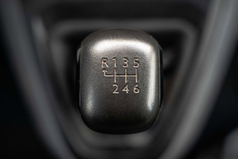 Vehicle Image 25