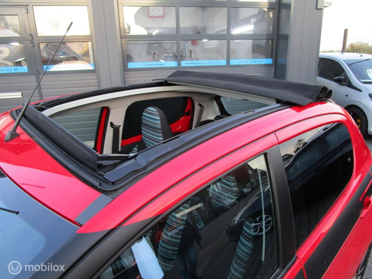 Vehicle Image 16