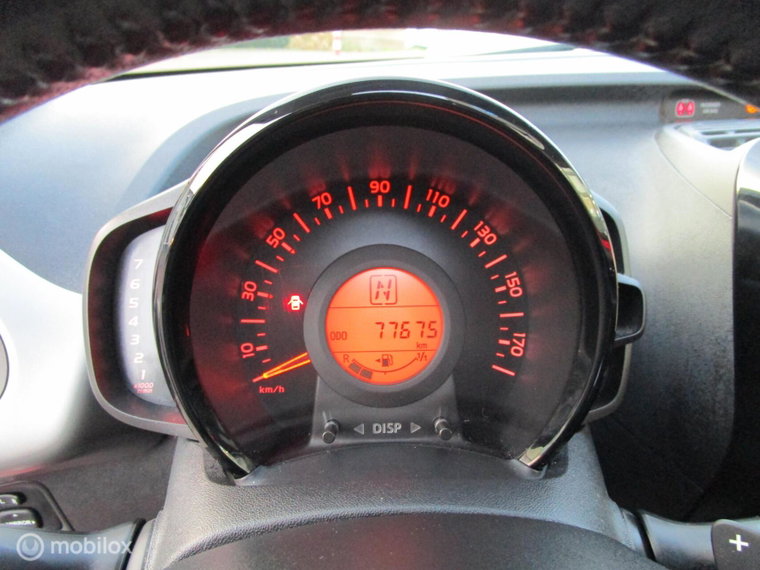 Vehicle Image 25