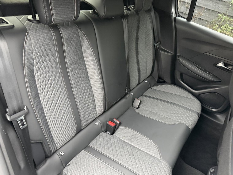 Vehicle Image 28