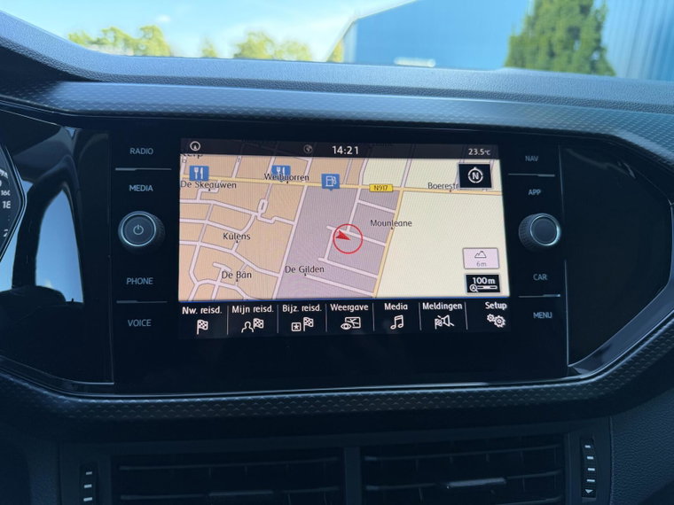 Vehicle Image 17