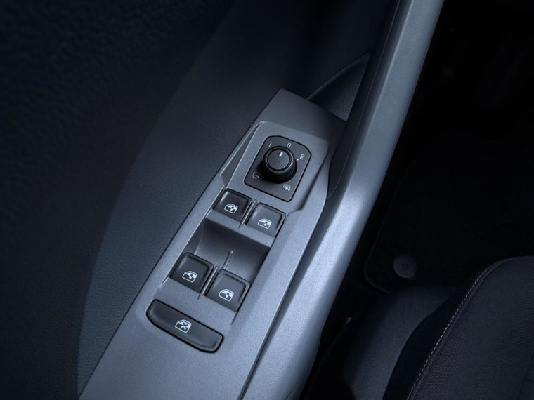 Vehicle Image 37