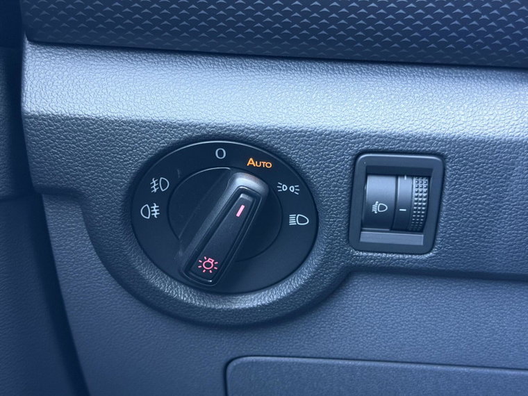 Vehicle Image 38