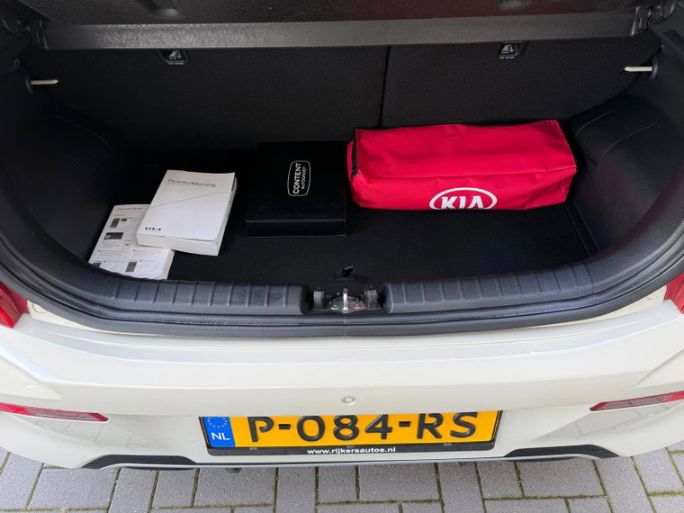 Vehicle Image 21
