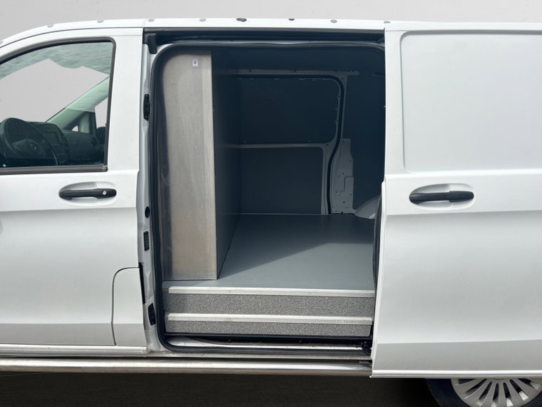 Vehicle Image 23