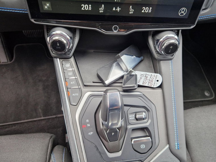 Vehicle Image 28