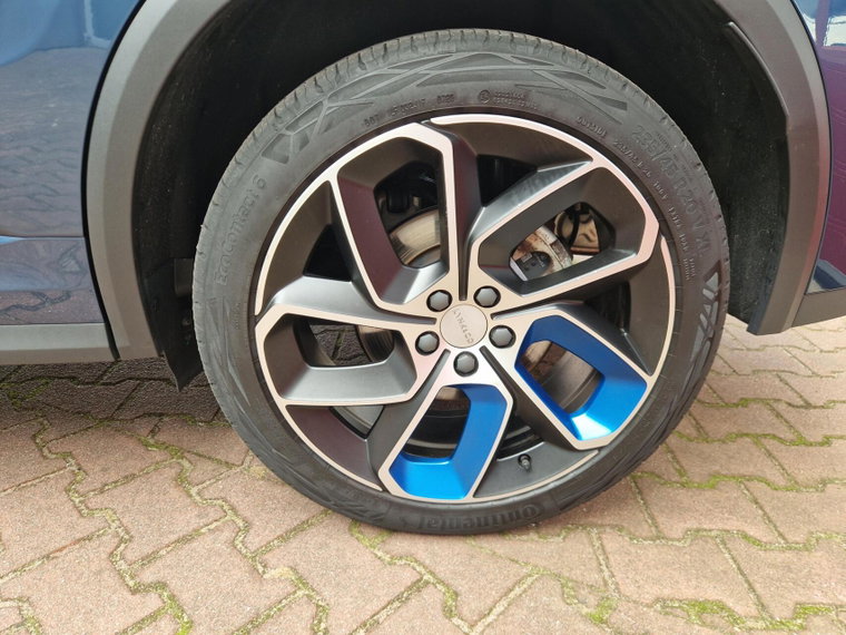 Vehicle Image 38