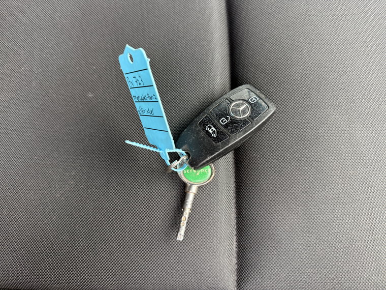 Vehicle Image 28