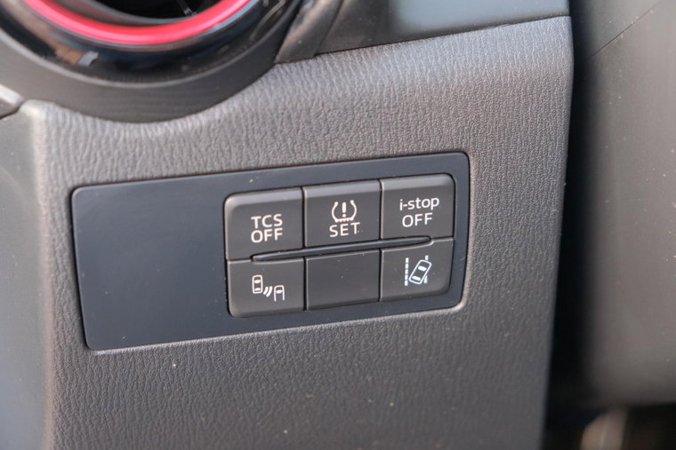 Vehicle Image 25