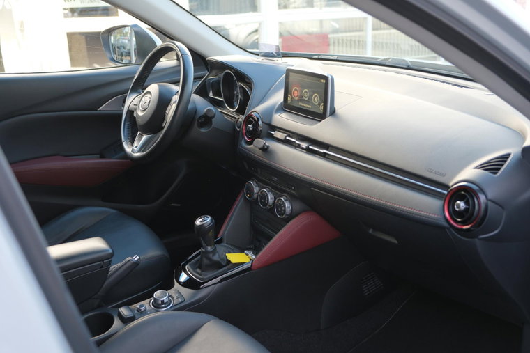 Vehicle Image 8