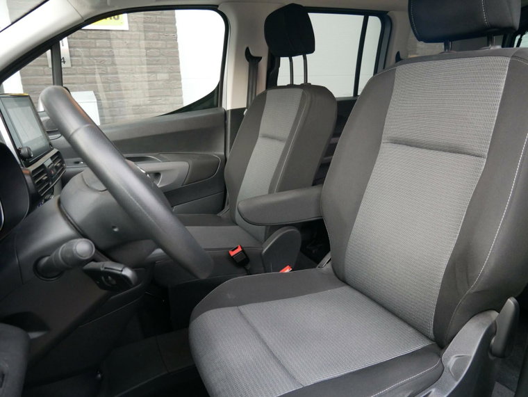 Vehicle Image 17
