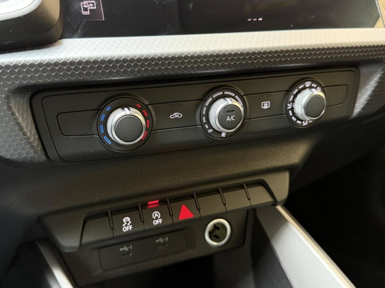 Vehicle Image 27