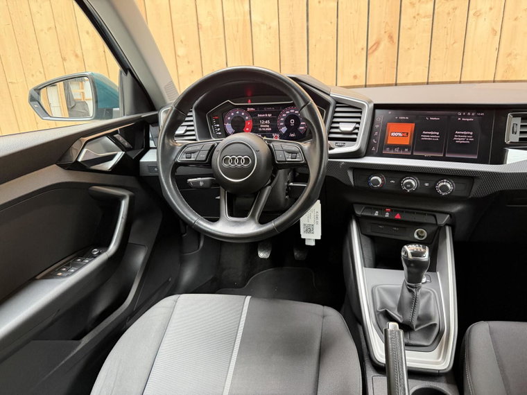 Vehicle Image 30