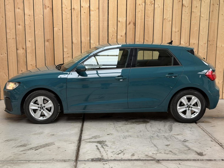 Vehicle Image 32
