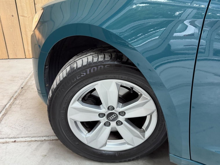 Vehicle Image 35