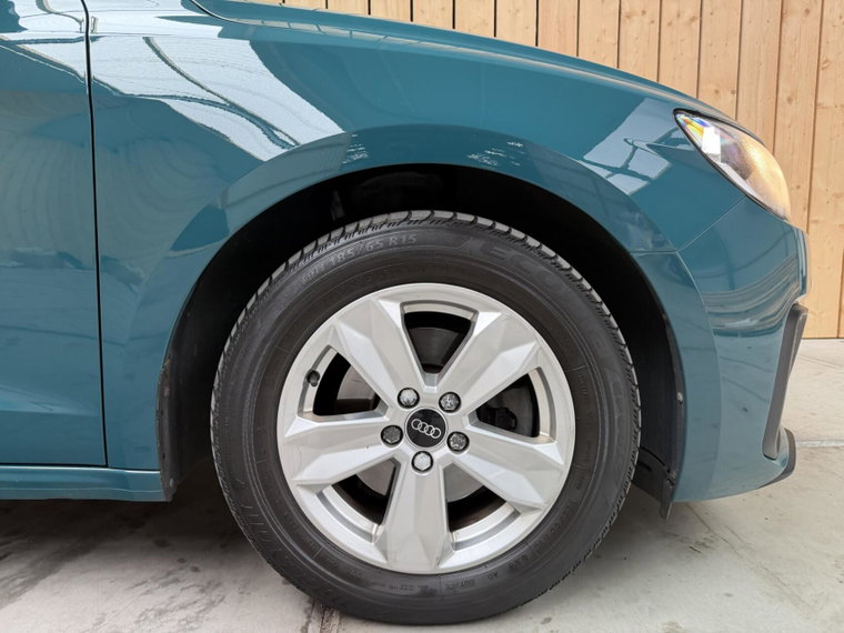 Vehicle Image 41
