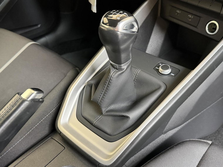 Vehicle Image 53