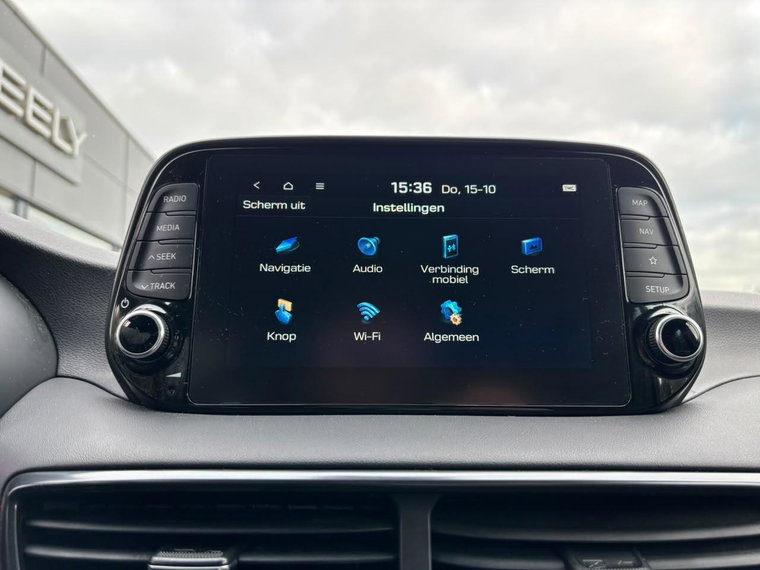 Vehicle Image 25
