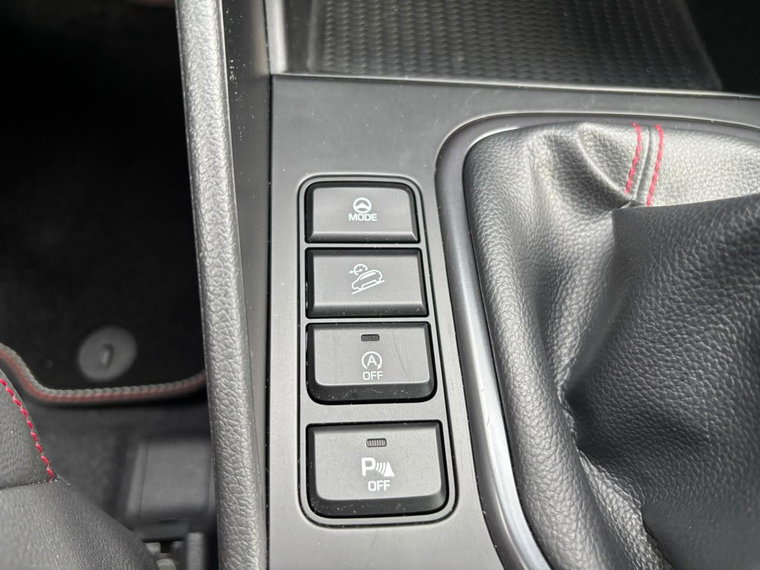 Vehicle Image 32