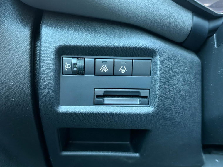 Vehicle Image 38