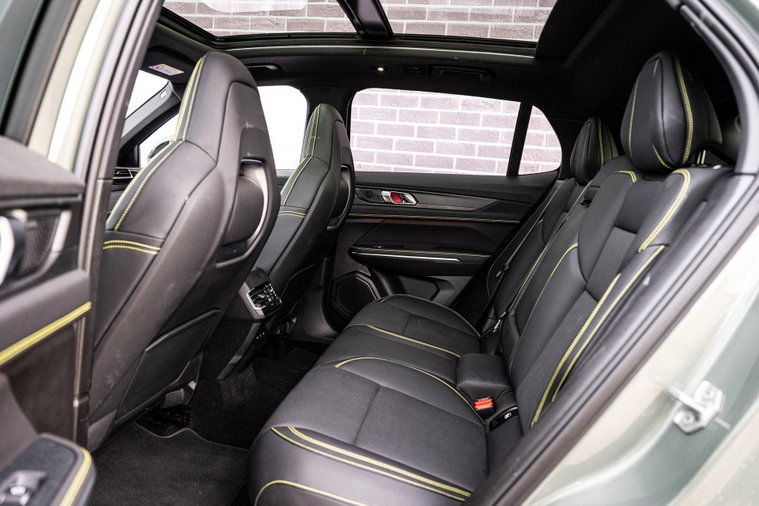 Vehicle Image 8
