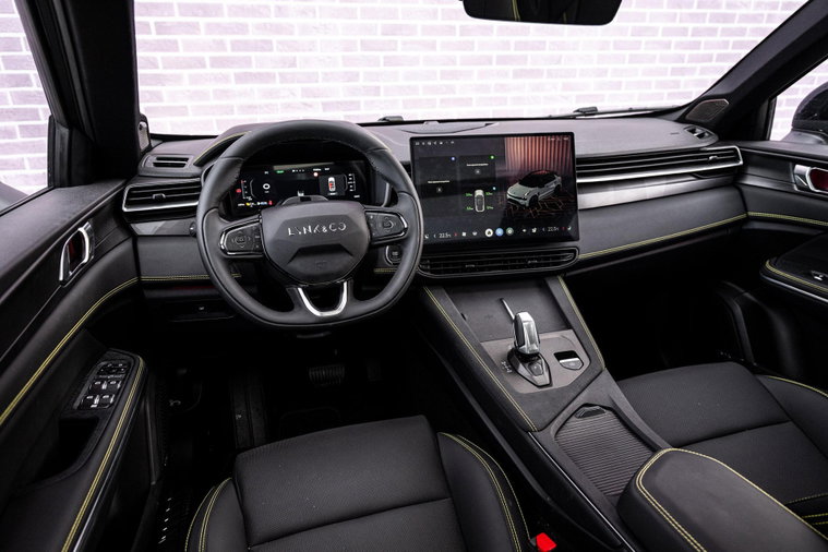 Vehicle Image 11