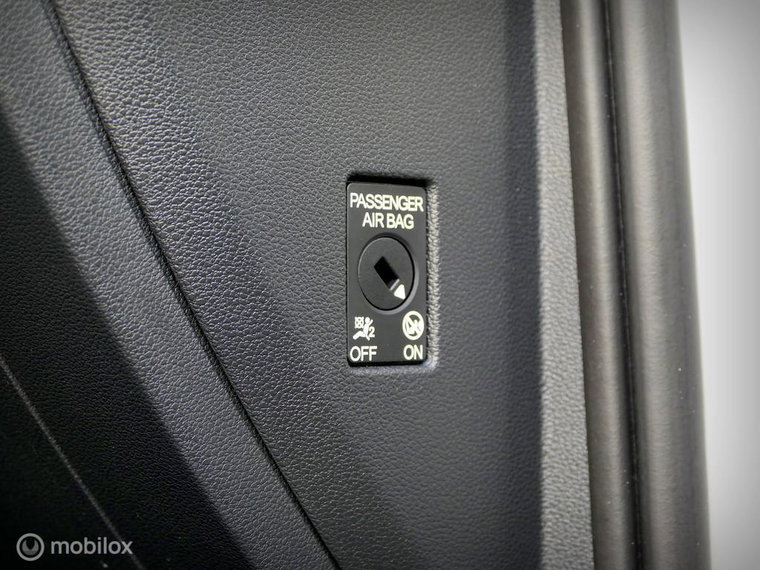 Vehicle Image 33