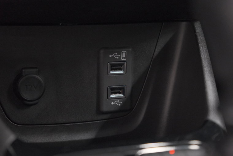 Vehicle Image 32