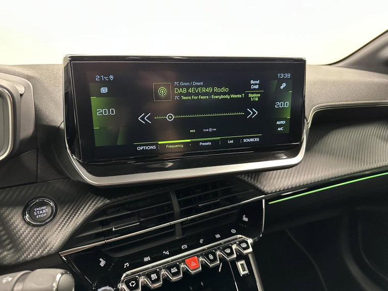 Vehicle Image 32