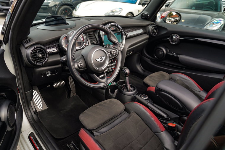 Vehicle Image 30