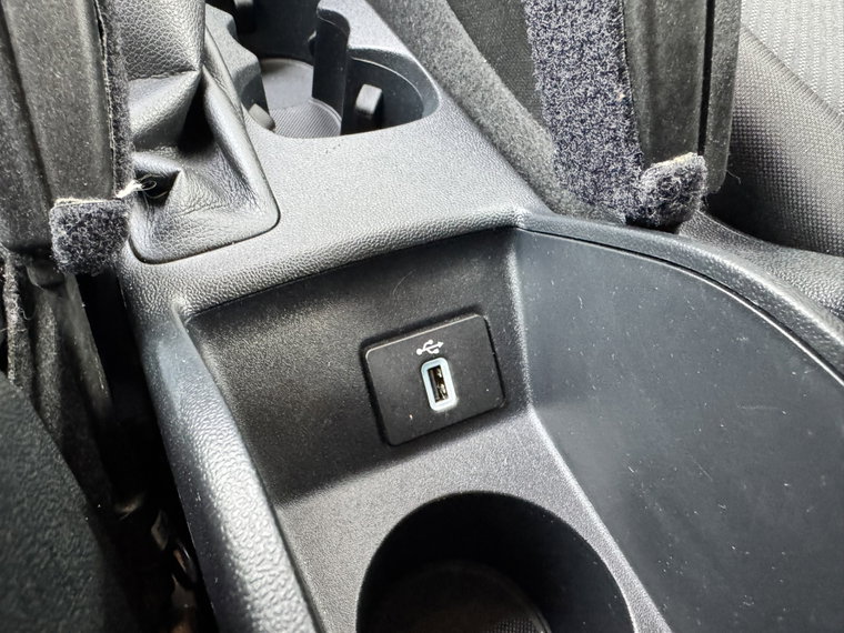 Vehicle Image 22