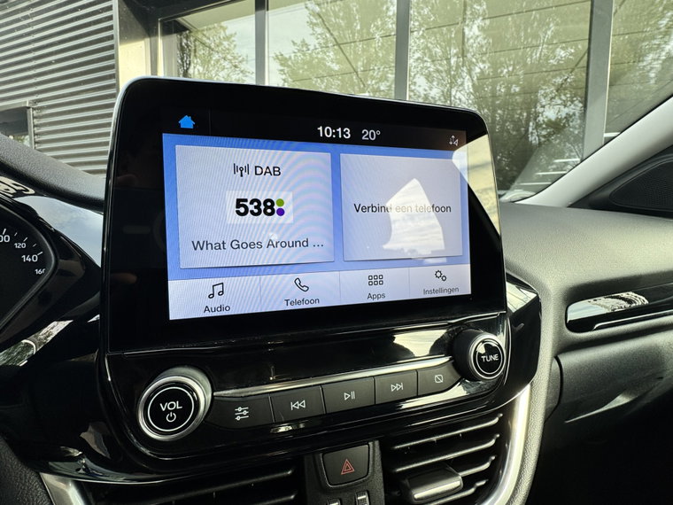 Vehicle Image 8