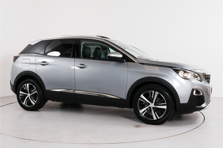Vehicle Image 32