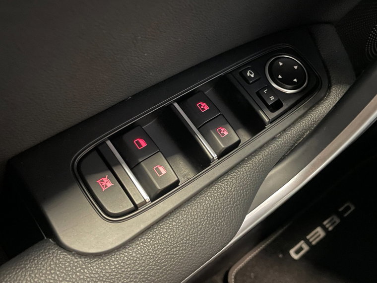 Vehicle Image 37
