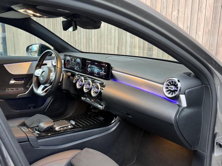 Vehicle Image 28