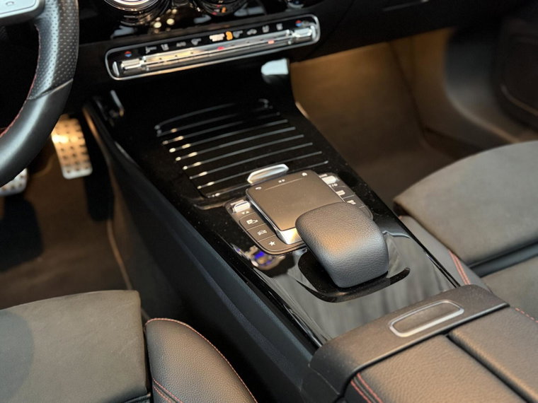 Vehicle Image 33