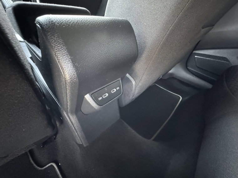 Vehicle Image 34