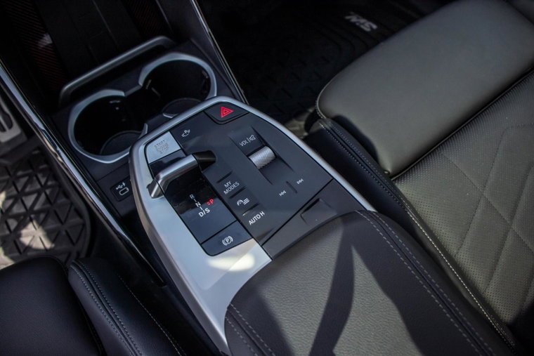 Vehicle Image 23