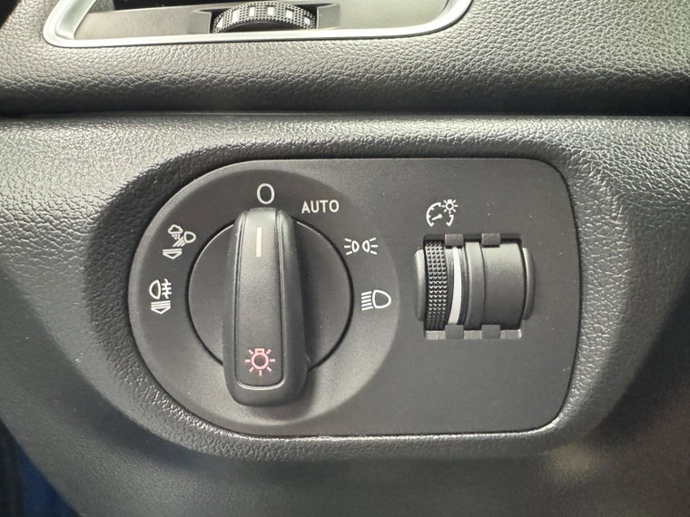 Vehicle Image 28