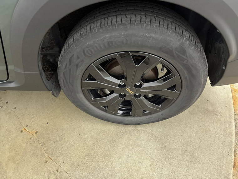 Vehicle Image 25
