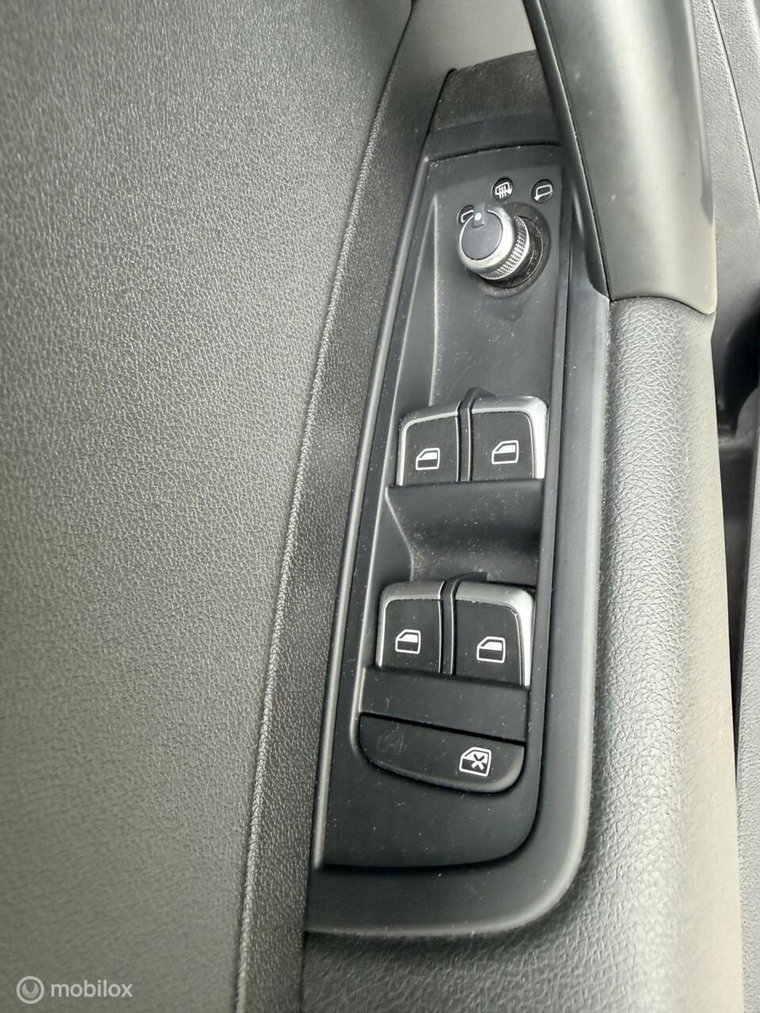 Vehicle Image 27