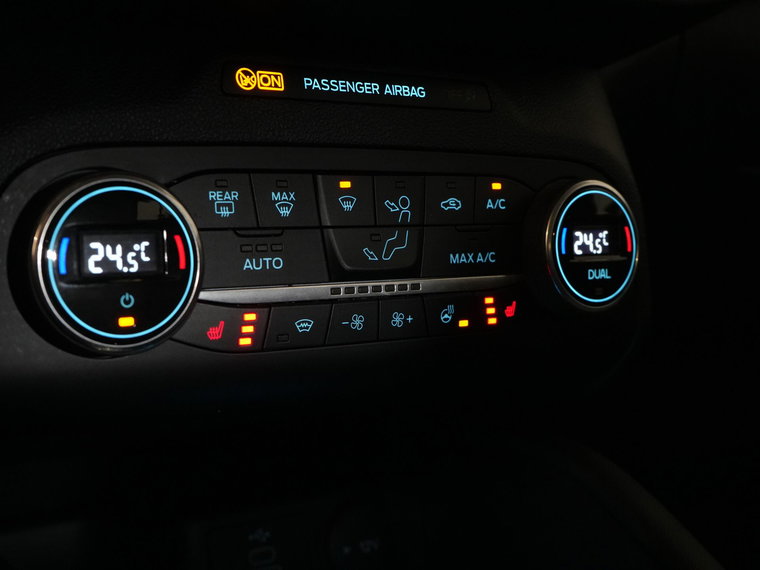 Vehicle Image 24