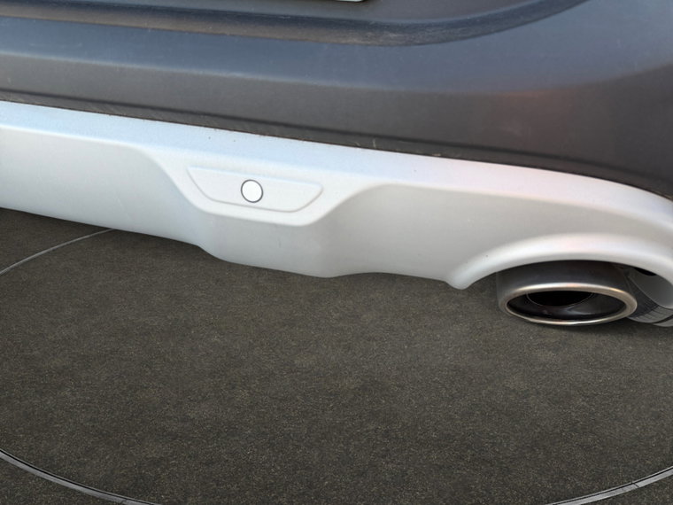 Vehicle Image 25