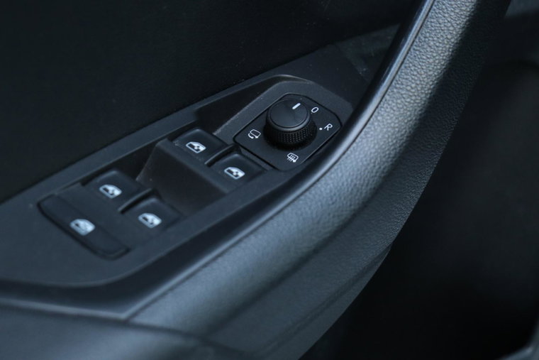 Vehicle Image 39