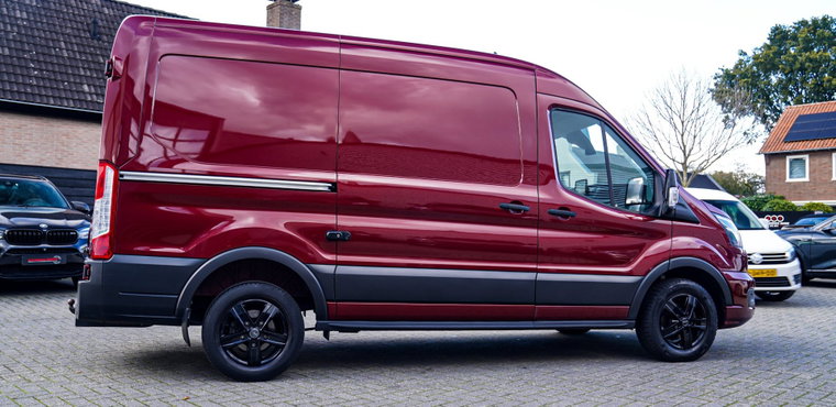 Vehicle Image 10